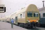 1990. Damaliger DR-Steuerwagen der Rostocker S-Bahn.
In Krze, abfahrbereit nach Warnemnde.