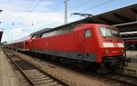 120 201-9 brachte am 28.7.2016 den RE1 (RE4307)  Hanse-Express  von Hamburg Hauptbahnhof nach Rostock Hauptbahnhof.