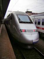 Das Foto zeigt den TGV POS 4405 von  SNCF im Saarbrcker Hauptbahnhof. Das Foto wurde am 18.09.2009 aufgenommen. Die Aufnahme vom Bahnsteig gegenber war nicht mglich, da dort ein IC Saarbrcken Heidelberg stand.Der TGW war auf dem Weg nach Frankfurt Hauptbahnhof.