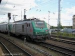 Ein Gterzug von SNCF fhrt durch den Saarbrcker Hauptbahnhof. Die Aufnahme war am 24.08.2010.