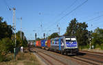 Im neuen Outfit ihres Mieters RTB zeigte sich 186 297 am 25.09.18 in Saarmund. Sie führte einen Containerzug Richtung Schönefeld.
