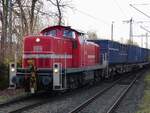 EEB 295 003 mit Müll-Container-Zug in Salzbergen einfahrend, 16.03.2023