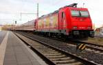 HGK 185 586-5 macht mit Ihrem SDZ am 27.10.2012 Pause im Bahnhof Schwerin.
Weitere Bilder auf Bahnfotokiste.com oder auch hier bei Bahnbilder.de