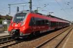 Hier 442 842-1 als RE7 (RE4345) von Wismar nach Ludwigslust, bei der Ausfahrt am 21.7.2014 aus Schwerin Hbf. 