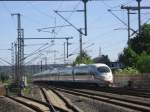 Ein 406 der NS verlsst Siegburg/Bonn als ICE 221 von Amsterdam Centraal nach Frankfurt(Main) Hbf am 30.04.07.