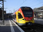 BAHNHOF SIEGEN MIT HLB-TRIEBWAGEN  Im Bahnhof SIEGEN,der derzeit noch heftig in der Modernisierungs- und Umbauphase  ist,steht Triebwagen 429050 der HLB am 30.3.2017 vor der Fahrt nach FRANKFURT....