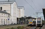 Am 26.09.2024 treffen sich im Bahnhof Soest der Eurobahn-ET 5.24 nach Dortmund und der RRX 462 022 von National-Express auf dem Weg nach Kassel-Wilhelmshöhe