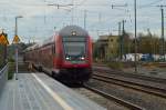 Ein RE7 Zug nach Krefeld Hbf fährt hier gerade in Solingen Hbf ein, viele Reisende sind froh das nach einigen noch Streik bedingten Ausfällen mal wieder ein Zug kommt, auch wenn er 15 Min.