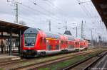 Auf Gleis 3 in Stendal ist angekommen der RE20 (RE 17710) aus Halle(Saale)Hbf und geschoben hatte die 114 010-2.