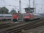 Stralsund Hbf,am 12.Oktober 2013,mit 101 019 und dem Dreibein 363 106.