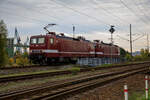 DeltaRail 243 864 & 243 931 beim Umlaufen im Bf Rügendamm am 12.10.2022. Standort: Parkplatz vom Stw. Rügendamm.
