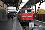 Am 06.11.2015 stand 111 029 mit einem RE (Stuttgart Hbf - Aalen) in Stuttgart Hbf am Bahnsteig und wartete auf die Ausfahrt.