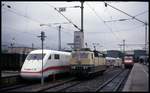 ICE 576 nach Hamburg begegnet der 181215 am 23.6.1993 um 8.53 Uhr HBF Stuttgart.