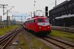 GfF 110 459-5 am 11.07.24 in Stuttgart Hbf (Oben) vom Bahnsteig aus fotografiert