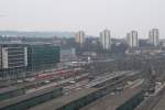 Stuttgart Hauptbahnhof am 23. Januar 2010. Links fhrt gerade 146 227 mit einem Regionalzug aus Karlsruhe ein.