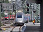 Im Vorfeldgewühle - 

Ein TGV fährt in den Stuttgarter Hauptbahnhof ein, während eine S-Bahn ihren Tunnel verlassen hat und sich in Richtung Nordbahnhof auf den Weg macht. 

26.04.2011 (J)
