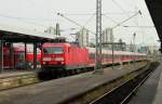 143 239 erreicht mit einem RE aus Aalen den Hauptbahnhof von Stuttgart.