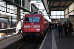 Am 23.10.2014 bespannte die 101 072-7 den EC 219 (Frankfurt (Main) Hbf - Graz Hbf), als sie im Hauptbahnhof von Stuttgart Kopf macht.