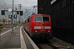 Ausfahrt von 111 043-6 am 06.11.2015 mit ihrem RE (Stuttgart Hbf - Nürnberg Hbf) aus dem Startbahnhof in Richtung Bayern.