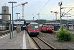 Bnrbdzf mit Schublok 147 001-2 von DB Regio Baden-Württemberg als IRE 3277 nach Tübingen Hbf trifft auf 111 091-5 von DB Regio Baden-Württemberg als RE 4228 von Lindau Hbf in ihrem