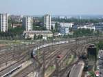 Eine 101 schiebt ihren IC aus dem Stuttgarter Hauptbahnhof 26.7.07