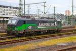 ELL/Raiol Force One Siemens Vectron 193 947-9 am 10.07.24 in Stuttgart Hbf (Oben) vom Bahnsteig aus fotografiert