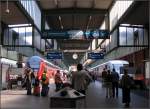 Gleich sind sie da, die Freunde, Bekannte, Verwandte -     Stuttgart Hbf am 10.04.2009 (G)