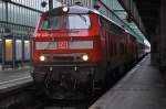 218 432 und 218 295 in Stuttgart am 30.11.2009 kommen mit IC 2012