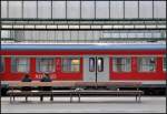 Warten -     Stuttgart Hauptbahnhof am 16.04.2011 (J)