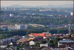 Stadtlandschaft mit Bahnverkehr -     Blick von der Weißenburg auf die Stadt Stuttgart mit der Gleisvorfeld des Hauptbahnhofes und der Abstellanlage am Rosensteinpark.