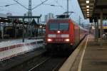 101 129-5 mit IC aus Nrnberg Hbf ber Stuttgart Hbf nach Karlsruhe Hbf.