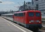 DB/SBB: Lokvielfalt auf dem Hbf Stuttgart am 21. Juni 2014. IC Stuttgart-Singen-Schaffhausen-Zürich HB mit BR 115 261-0 und SBB Apm61/Bpm61 Refit.
Foto: Walter Ruetsch