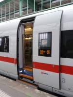 Tür eines Steuerwagens (BR 407) des ICE 712 Stuttgart Hbf - Köln Hbf (07.01.14)