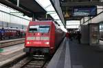 Ankunft von 101 020-6 am 23.10.2014 mit dem EC 218 (Graz Hbf - Frankfurt (Main) Hbf) in Stuttgart Hbf.