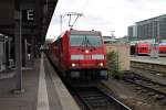 Am 23.10.2014 stand 146 210-0 zusammen mit der 146 222-5  25 Jahre DB Zugbus Regionalverkehr Alb-Bodensee GmbH (RAB)  und dem RE 19128 (Stuttgart Hbf - Osterburken) im Hauptbahnhof von Stuttgart.