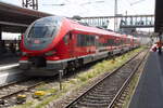 633 541 als RE 75 nach Oberstdorf steht im Bahnhof von Ulm am 20.