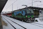 ELL 193 248 steht mit dem IRE200 Ulm Hbf - Wendlingen(Neckar) zur Abfahrt bereit.