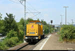 Besuch aus dem Osten II:
203 315-7 (DR V 100.1) der DB Netz AG als Tfzf durchfährt den Bahnhof Vaihingen(Enz) auf Gleis 1 Richtung Bietigheim-Bissingen.
(Zweite Neubearbeitung. Weniger Treppchenbildung geht in dieser Bildgröße leider nicht.)
[26.7.2019 | 13:47 Uhr]

Erst ungefähr eine Woche zuvor hatte ich die Lok im Bahnhof Saarmund (bei Berlin) gesichtet:
https://www.bahnbilder.de/bild/deutschland~dieselloks--92-80-~br-1-203-dr-v-100/1162522/sehr-wenig-dafuer-aber-besonderer-verkehr.html