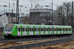 Der Triebzug 422 503-3 Anfang Dezember 2019 bei der Einfahrt in Wanne-Eickel.