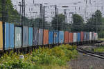 Die Elektrolokomotive 193-508 mit einem Containerzug ist hier Anfang Juni 2020 bei der Durchfahrt in Wanne-Eickel zu sehen.