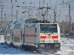 146 570-7 schiebt IC2200 nach Norddeich Mole. (Wanne-Eickel, Februar 2021)