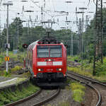 Ankunft eines RE (gezogen von 146 119) am Hauptbahnhof Wanne-Eickel.