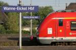 BR 422 der S2 nach Essen Hbf in Wanne-Eickel Hbf. 26.08.2009