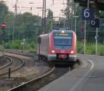 422 012-5 fhrt hier am 20.08.2013 als S2 nach Dortmund Hbf in den Bahnhof von Wanne-Eickel ein.