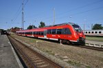 442 349-7 verlässt am 27.8.2016 Warnemünde als S3 nach Rotock Hauptbahnhof.