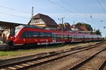 442 839-7 wartet am Abend des 27.8.2016 als S1 nach Rostock Hauptbahnhof in Warnemünde auf Abfahrt.