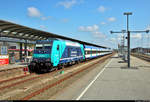 245 204-3 der Paribus-DIF-Netz-West-Lokomotiven GmbH & Co. KG, vermietet an DB Regio Schleswig-Holstein (DB Regio Nord), als RE 11079 (RE6) nach Husum steht im Startbahnhof Westerland(Sylt) auf Gleis 2.
[3.8.2019 | 15:38 Uhr]