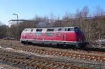 Nach der Ankunft im Bahnhof Winterberg setzt die V 200 033 der Hammer Eisenbahnfreunde am 01.02.2025 um