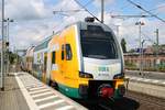 445 105 (Stadler KISS) der Ostdeutschen Eisenbahn GmbH als RE 63982 (RE2) von Wismar nach Cottbus fährt in den Bahnhof Wittenberge auf der Bahnstrecke Berlin–Hamburg (KBS 204) ein.