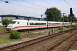 808 025-1 (Tz 225  Oldenburg(Oldb) ) als ICE 940 (Linie 10) von Berlin Ostbahnhof nach Düsseldorf Hbf fährt in Wolfsburg Hbf ein. [19.7.2017 - 12:54 Uhr]